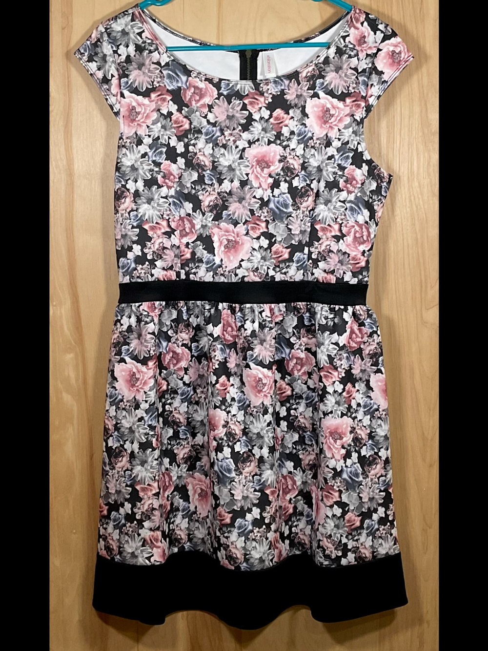 Xhiliration Junior Floral Dress - Like New
